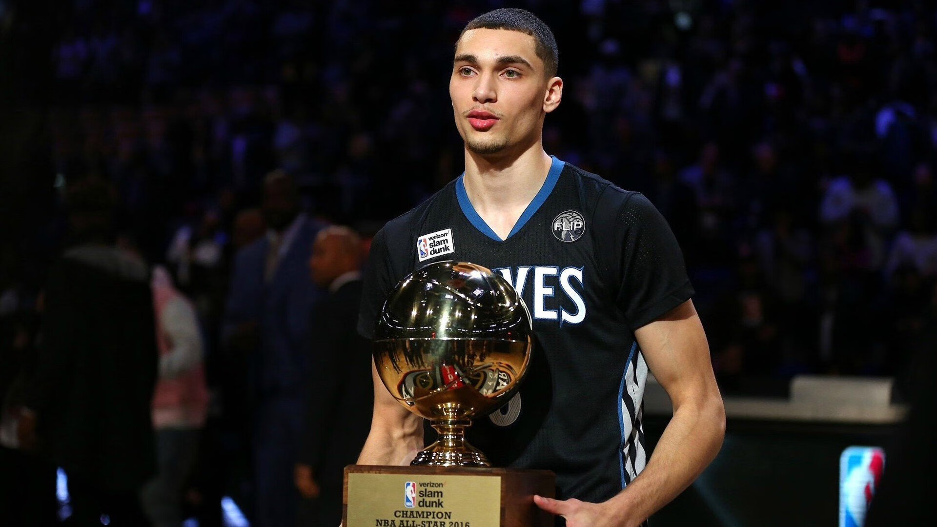 战术分析：如何破解对手的铁壁防守，铁壁防御