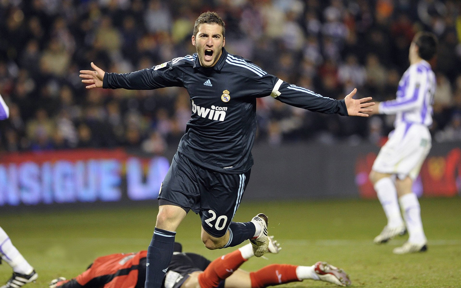 策划跑酷大赛，极限运动点燃青春激情，跑酷大赛视频